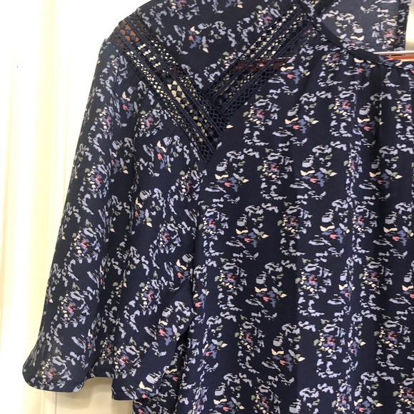 Reitmans Short-Sleeve Blouse - Picture 5 of 8